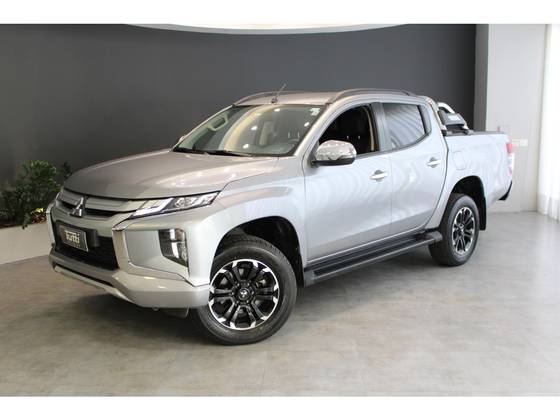 MITSUBISHI L200 TRITON 2.4 16V TURBO DIESEL SPORT HPE CD 4P 4X4 AUTOMÁTICO